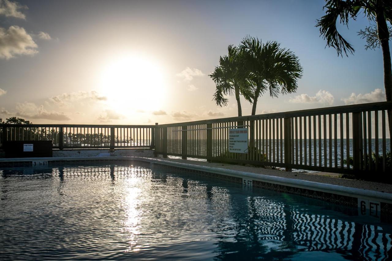 Ragged Edge Resort & Marina อิสลามอราดา ภายนอก รูปภาพ